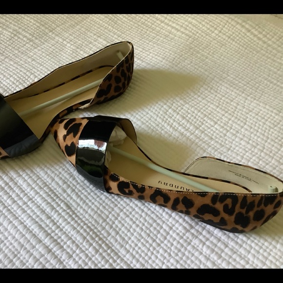Chinese Laundry leopard flats; size 9.5; never worn - Picture 2 of 4